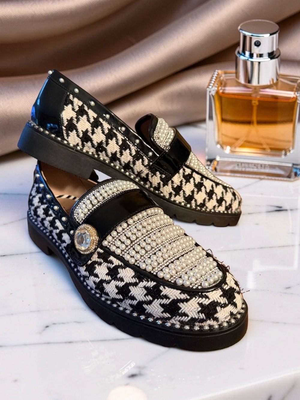 Betsey Johnson NWT Sz 7.5 Black White Houndstooth Pearl-Embellished Loafers 469
